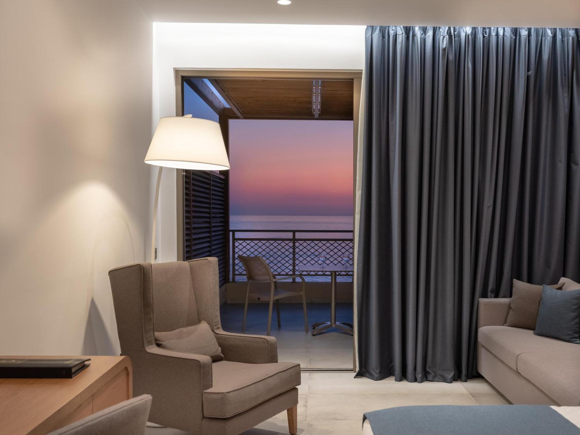 Luxury family room open plan Sea Front view